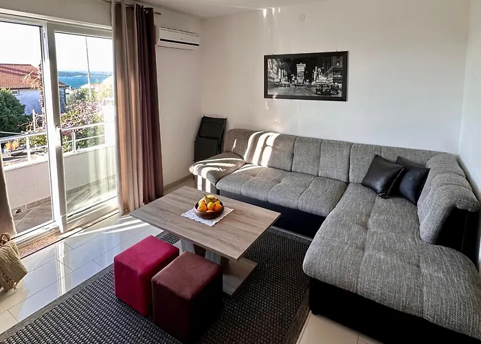 Διαμέρισμα Maslina & Pinija